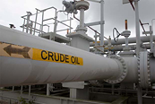 Giá dầu lên mốc 114 USD/thùng sau các thông tin tiêu cực về nguồn cung