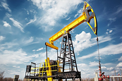 Giá dầu thô có thể tiếp tục giảm do sức ép kép từ triển vọng tiêu thụ giảm và các rủi ro vĩ mô