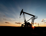 Giá dầu có thể duy trì sắc xanh trước bối cảnh vĩ mô tích cực hơn