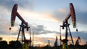 Giá dầu có thể tăng nhẹ, thị trường cẩn trọng với dữ liệu việc làm Mỹ