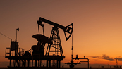 Giá dầu có thể điều chỉnh trước khi tiếp tục đà tăng