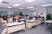 Sinh viên Trường Đại học Ngoại Thương đến trải nghiệm Office Tour tại MXV