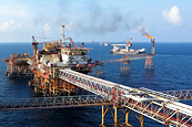Giá dầu tăng mạnh trước lo ngại châu Âu gia tăng lệnh trừng phạt Nga